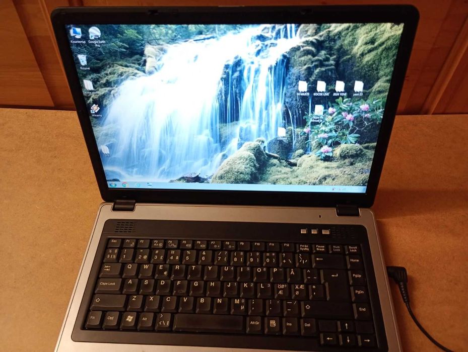 Лаптоп VEGA Хард 500 GB, RAM 2 GB, Windows 7