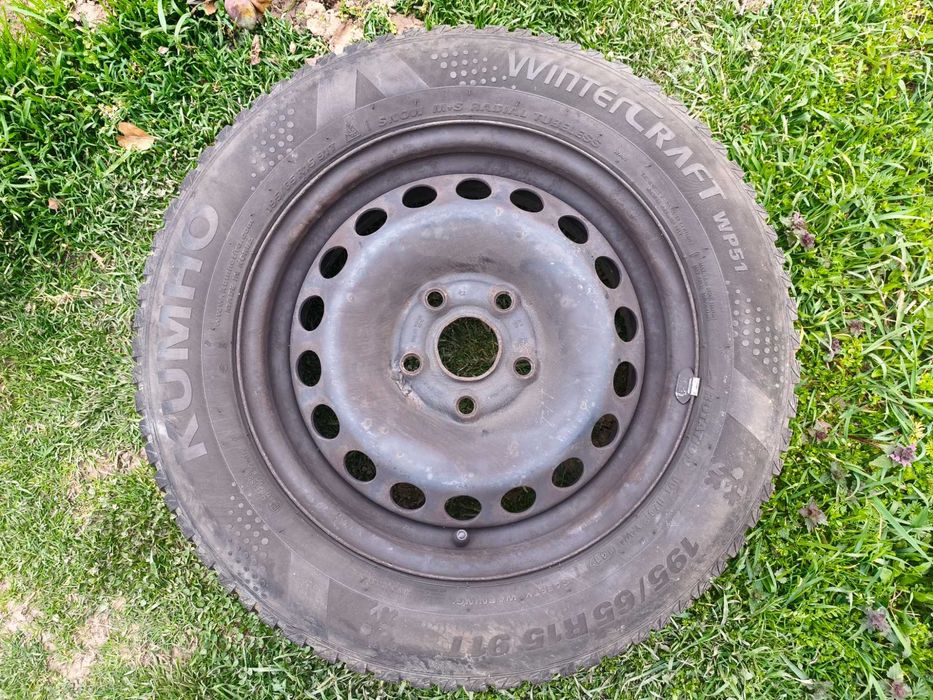 Гуми с джанти зимни 4 бр комплект 195/65 R15 91T