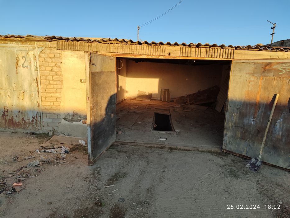 Гараж сотилади. Автобазани олдида. Вариантга хам келишамиз выкупга