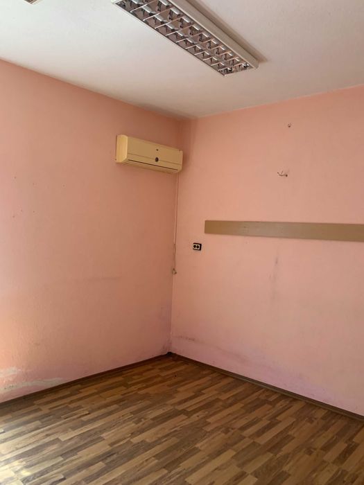 Дава се под наем Магазин в Карлово - 150 кв.м за 204 € - Снимка #5