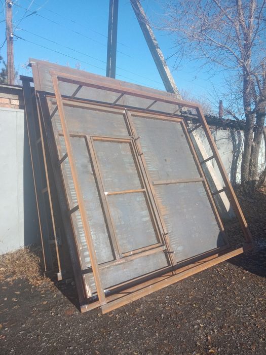 Ворота гаражные Две створки