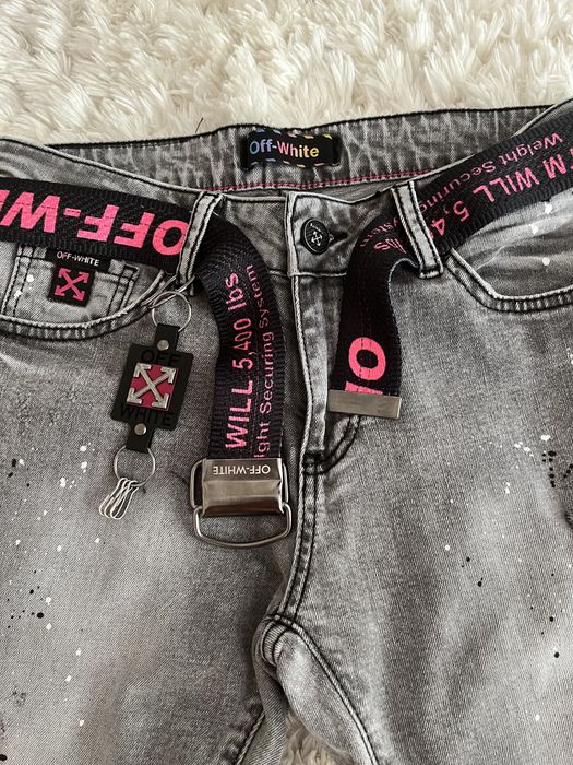 Blugi dama noi cu eticheta