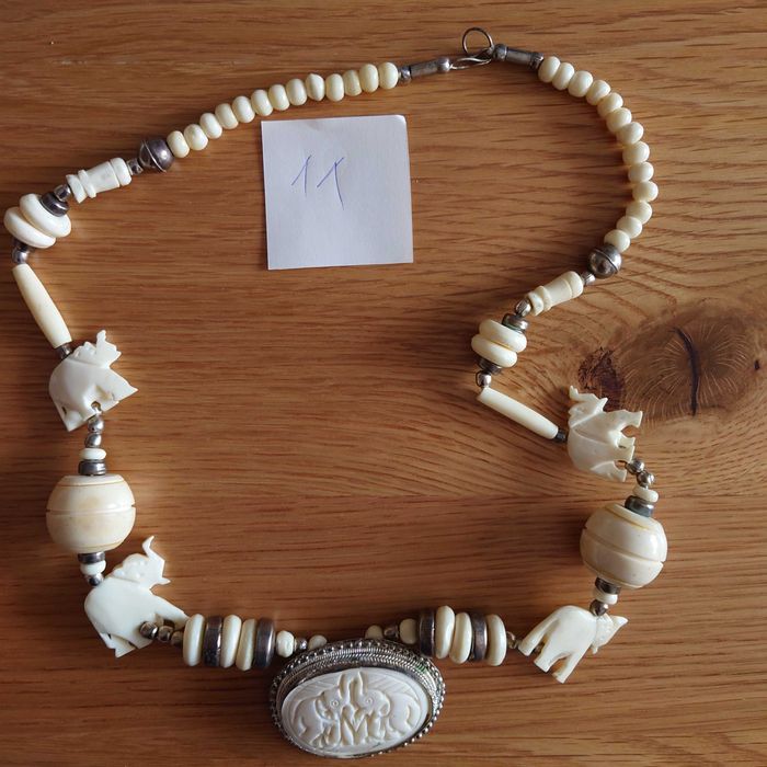 Гердани Слонова кост и Колие+обеци с полускъпоценен камък