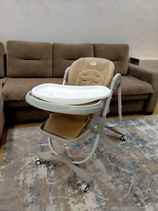 Стульчик для кормления ребенка