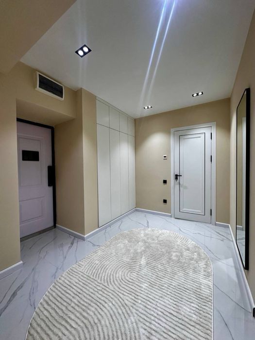 Продаётся ВТОРИЧКА! 3/2/4 Монумент Мужества  Свердловская на Ц-5