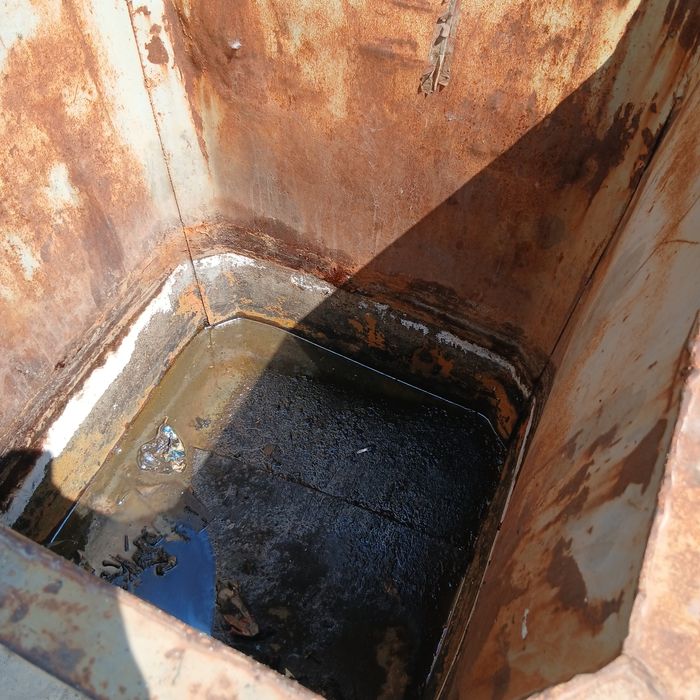 Мусорный контейнер