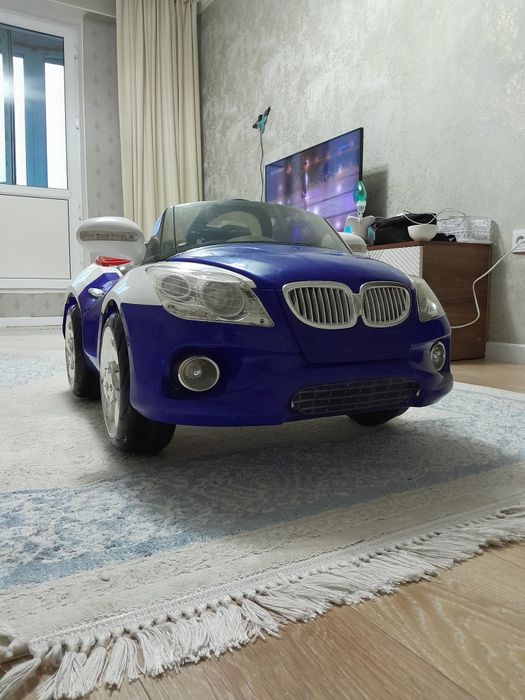 Продам электро машину .