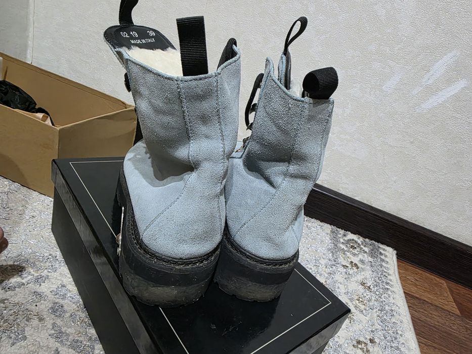 Продам женские Сапоги р.39