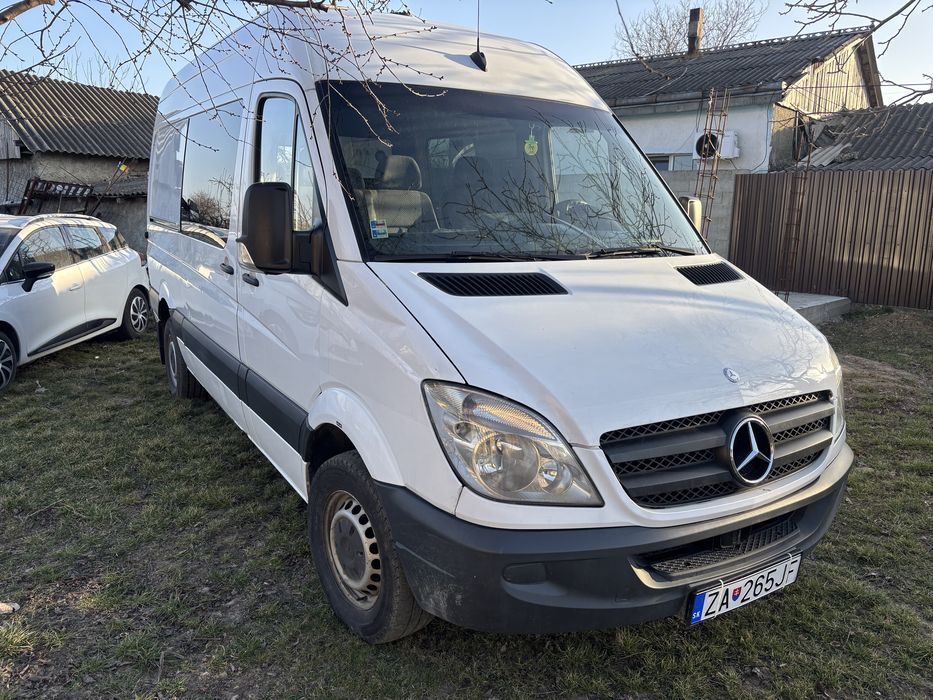 Mercedes Sprinter 5+1 An 2012 motor 2.2