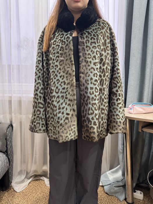 Шуба демисезонная.