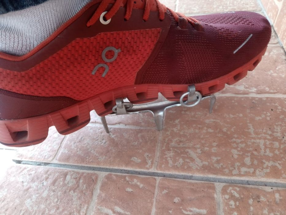 vând colțare alpinism,rampicatori pt cățărat,crampoane