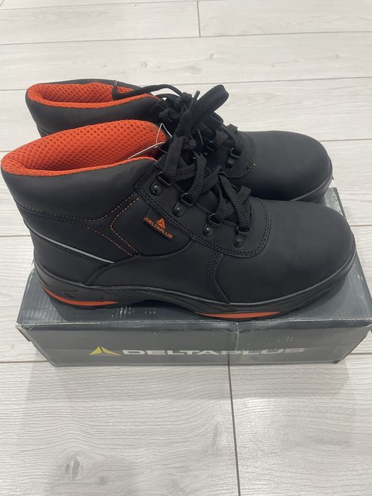 Продается спецобувь новая 44 размер