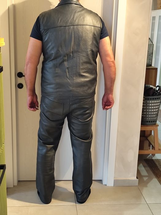 Vand pantaloni de piele pentru motociclisti