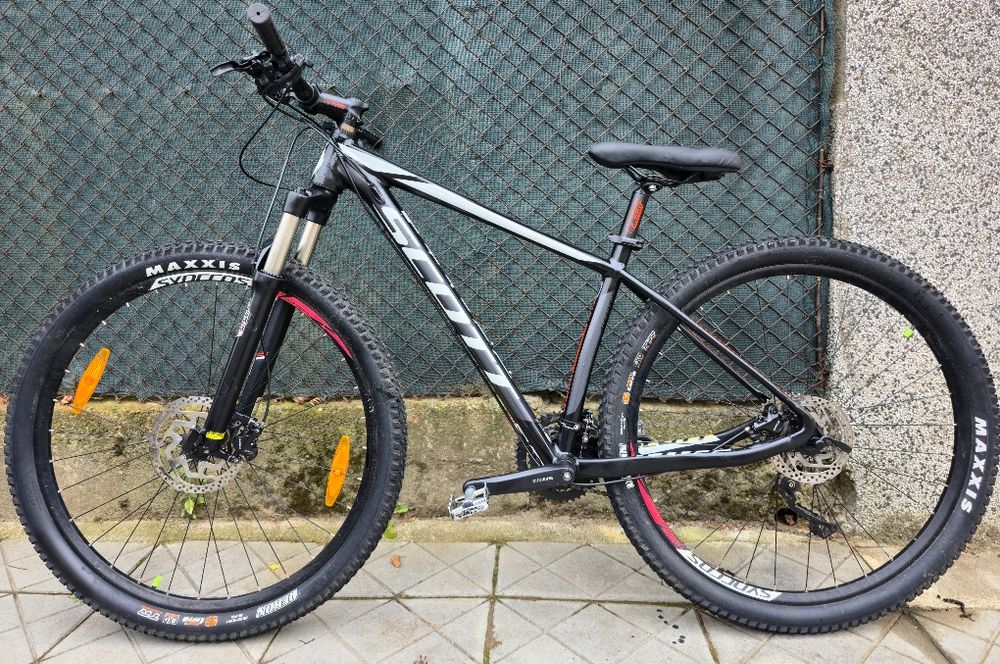 Scott scale 29 цола М размер Алуминиев велосипед 3x10 скорости  Deore Sr Suntour XCR