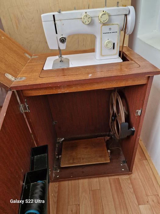 Тігін машина Чайка 142