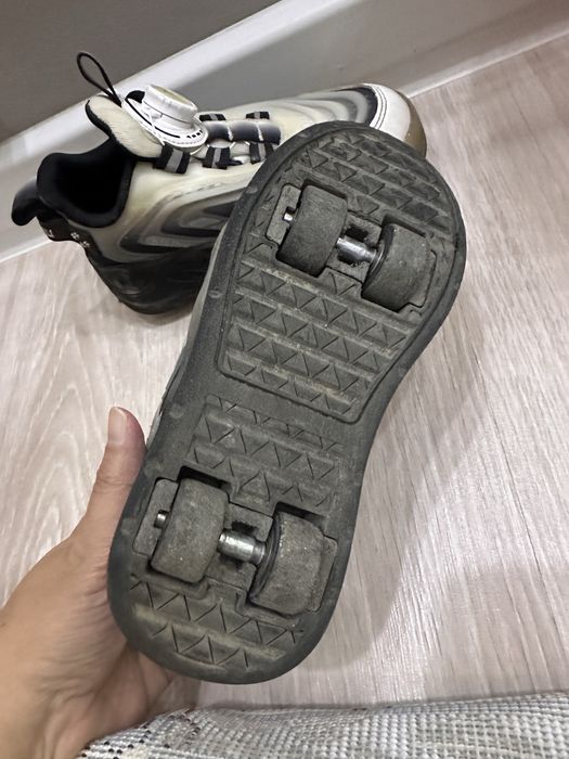 Ролик кроссовка сатылады