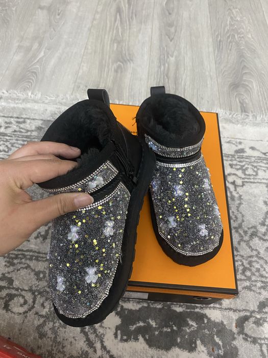 Продам зимнюю обувь угги