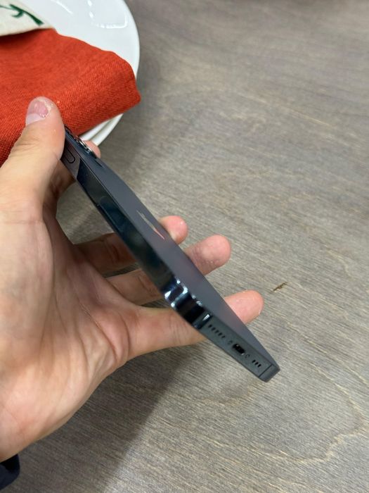 Продам айфон 12 про