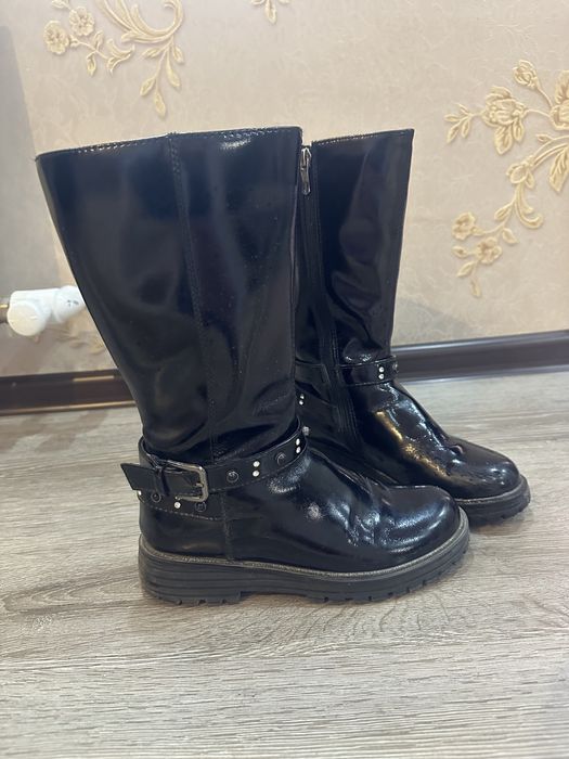 Продам детские сапоги