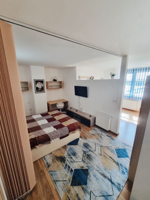 Proprietar inchiriez apartament cu o camera si living plus bucatarie