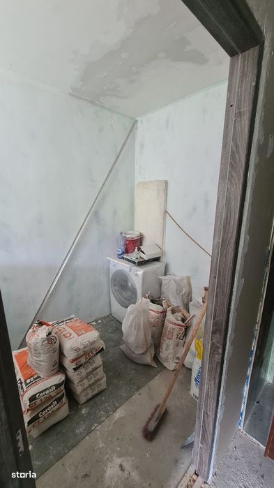 Cameră de cămin de vânzare în Curtea de Argeș.