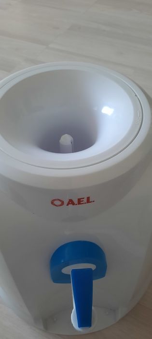 Кулер для воды A.E.L.