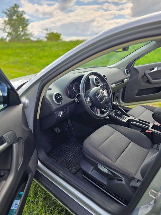 Audi A3 2010-1.6- (90кс)