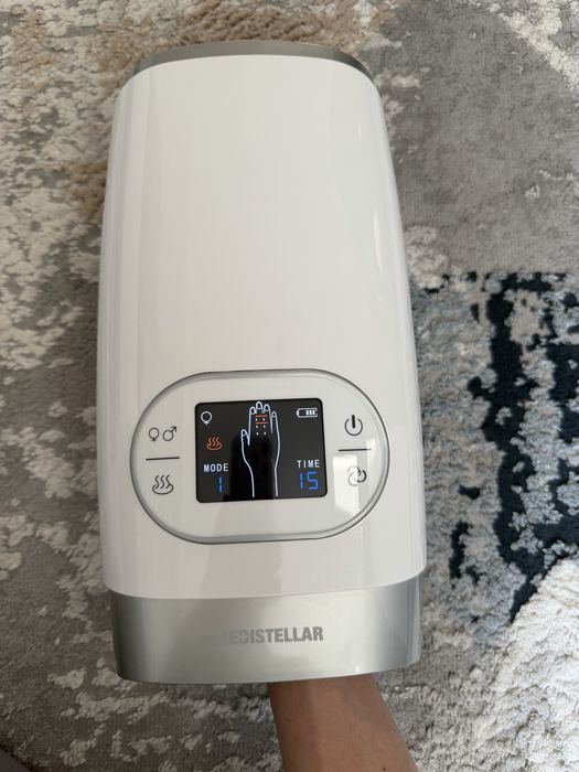 Воздушно - компрессионный массажер для рук.