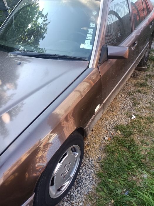 На части Мерцедес 124