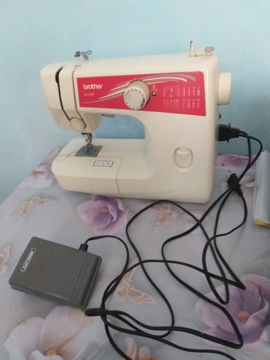 Продаю швейную машинку,привезли с Москвы.Цена 2млн. В отличном состоян