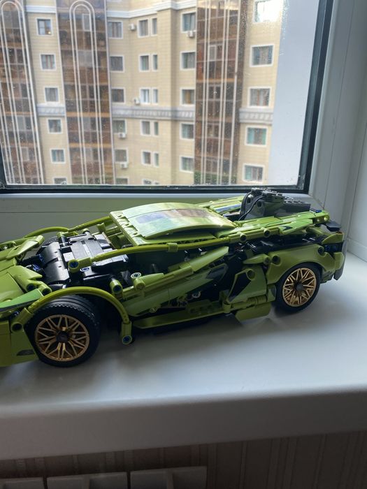 Продам лего машину ламборгини