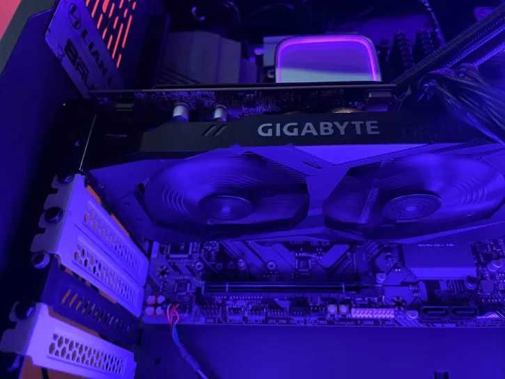 Placa video NVIDIA RTX 2060 6gb Gigabyte OC