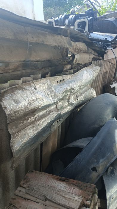 Запчасти на BMW 7 е38 - объём 2.8 бензин