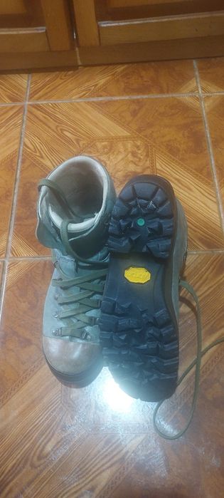Incaltaminte profesionala de munte