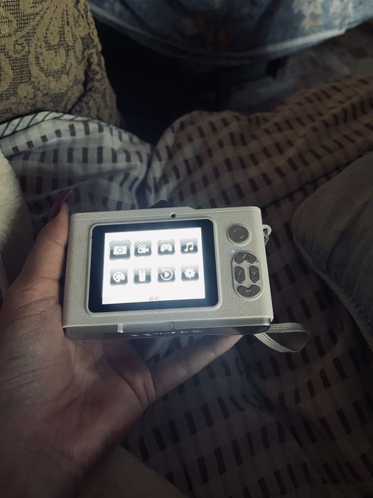 Digital Camera).