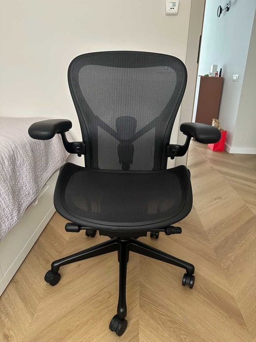 Herman Miller Aeron Refurbished Onyx C-full options