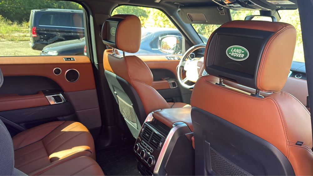 Range Rover Sport 2013 (Model 2014) – Dynamic Look, Interior Premium & Dotări de Top