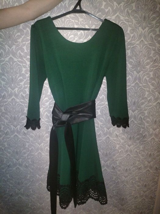 Продам женские платья