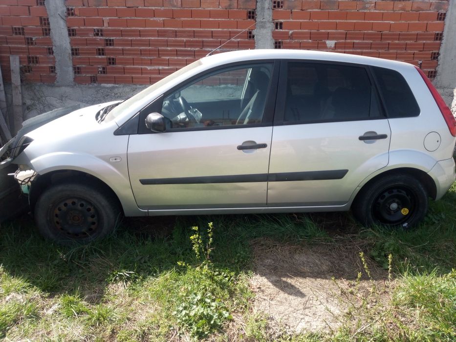 Продавам Форд фиеста 1.4 дизел на части