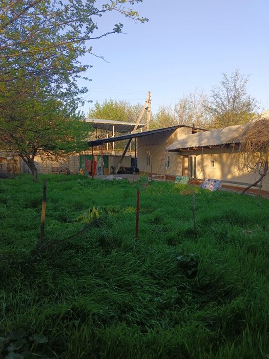 Ховли уй сотилади