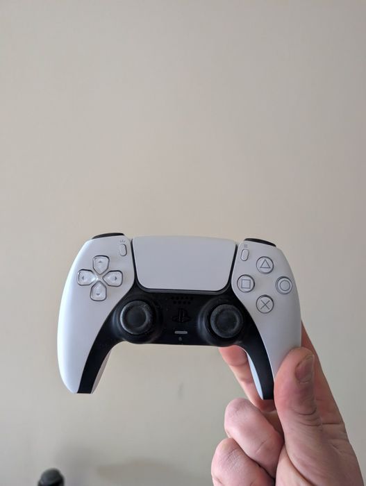 Vând PlayStation 5 pro cu garanție extinsă 2 ani