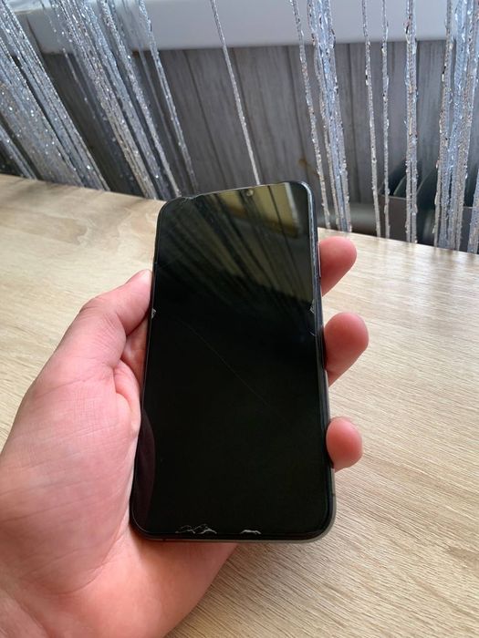 XS iPhone вацап торг есть