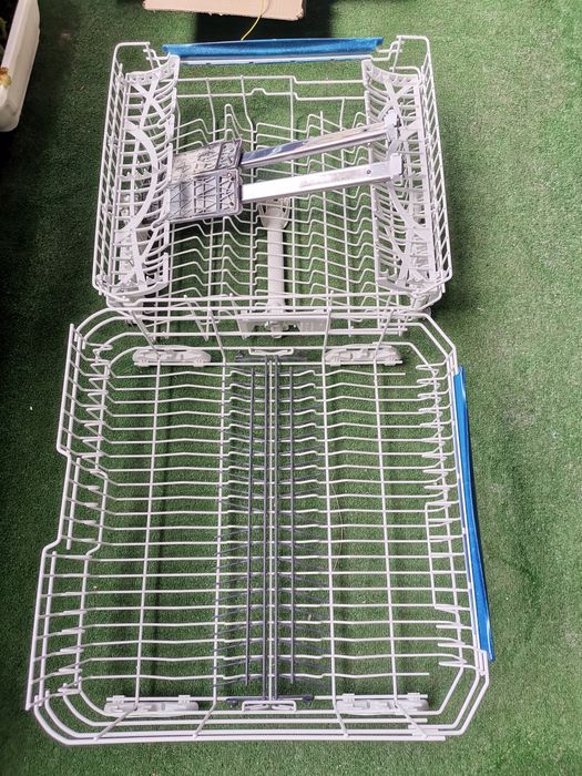 Съдомиялна за вграждане ARISTON li685 plus за части