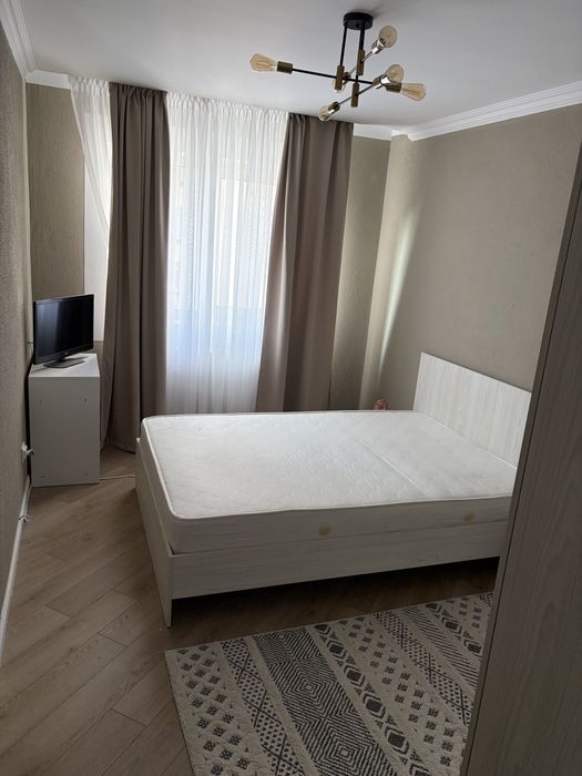 Inchiriez apartament 3 camere