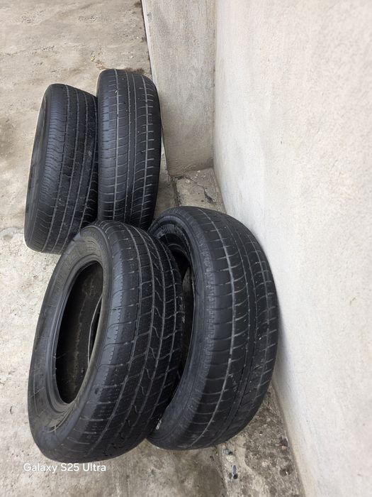 Продаю шины б/у 4 штуки