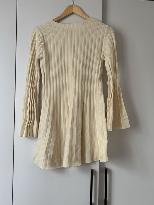 Нежное кремовое платье