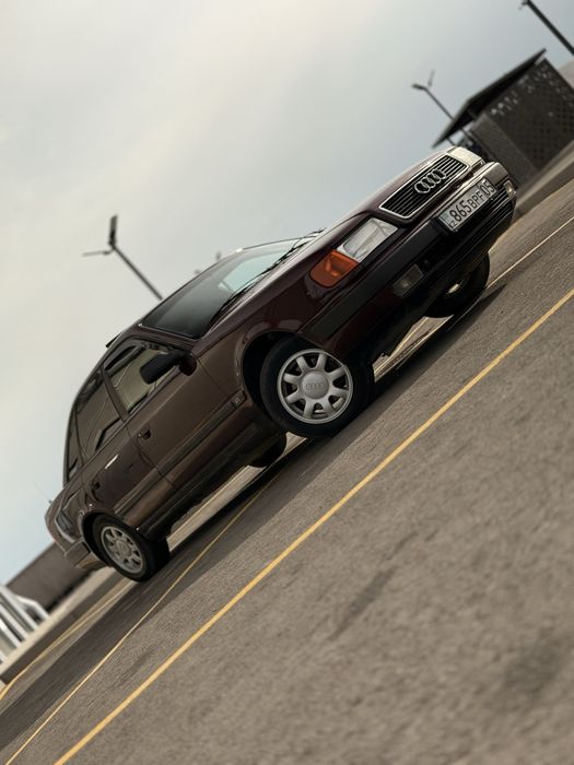 Audi c4 год 1992
