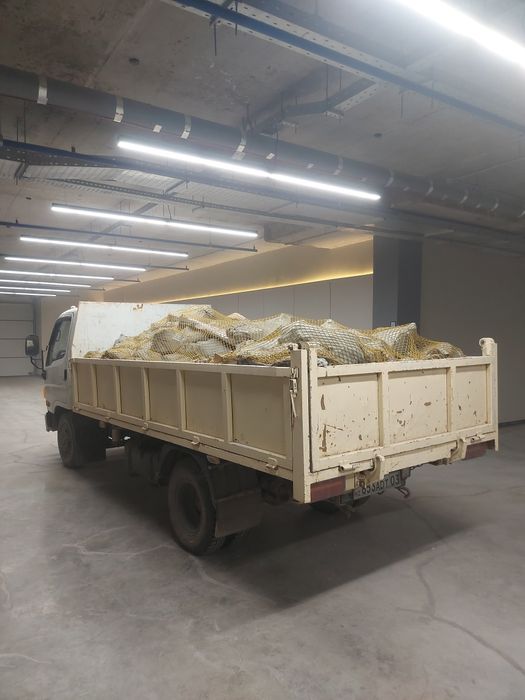 Вывоз мусора 5 тонник.