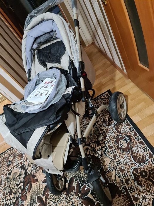 Продам коляску Adil