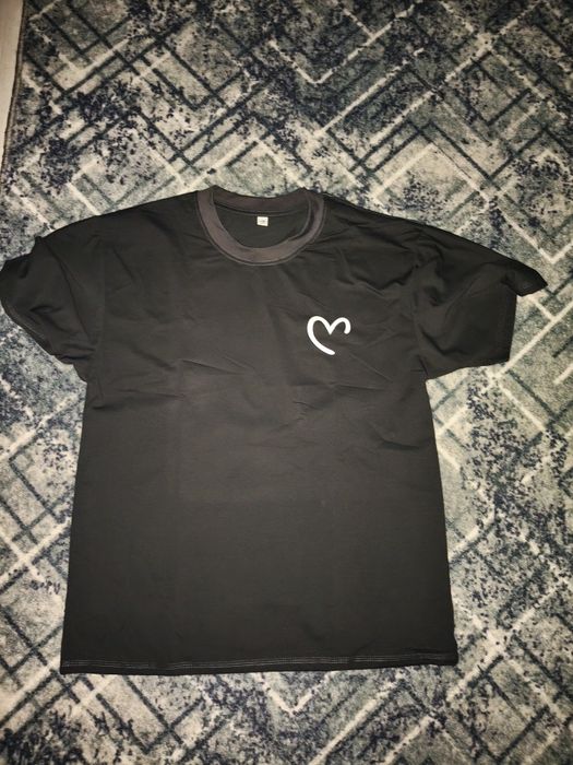 Продается футболка L/XL (Новая)